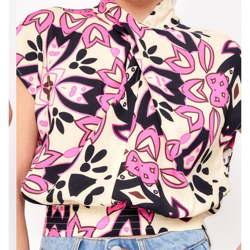 Ciebon top, size small, great colors